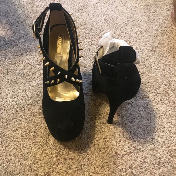 High heels - Picture 2 of 5